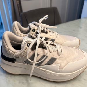 Women’s Adidas ZNCHILL LIGHTMOTION size 8
